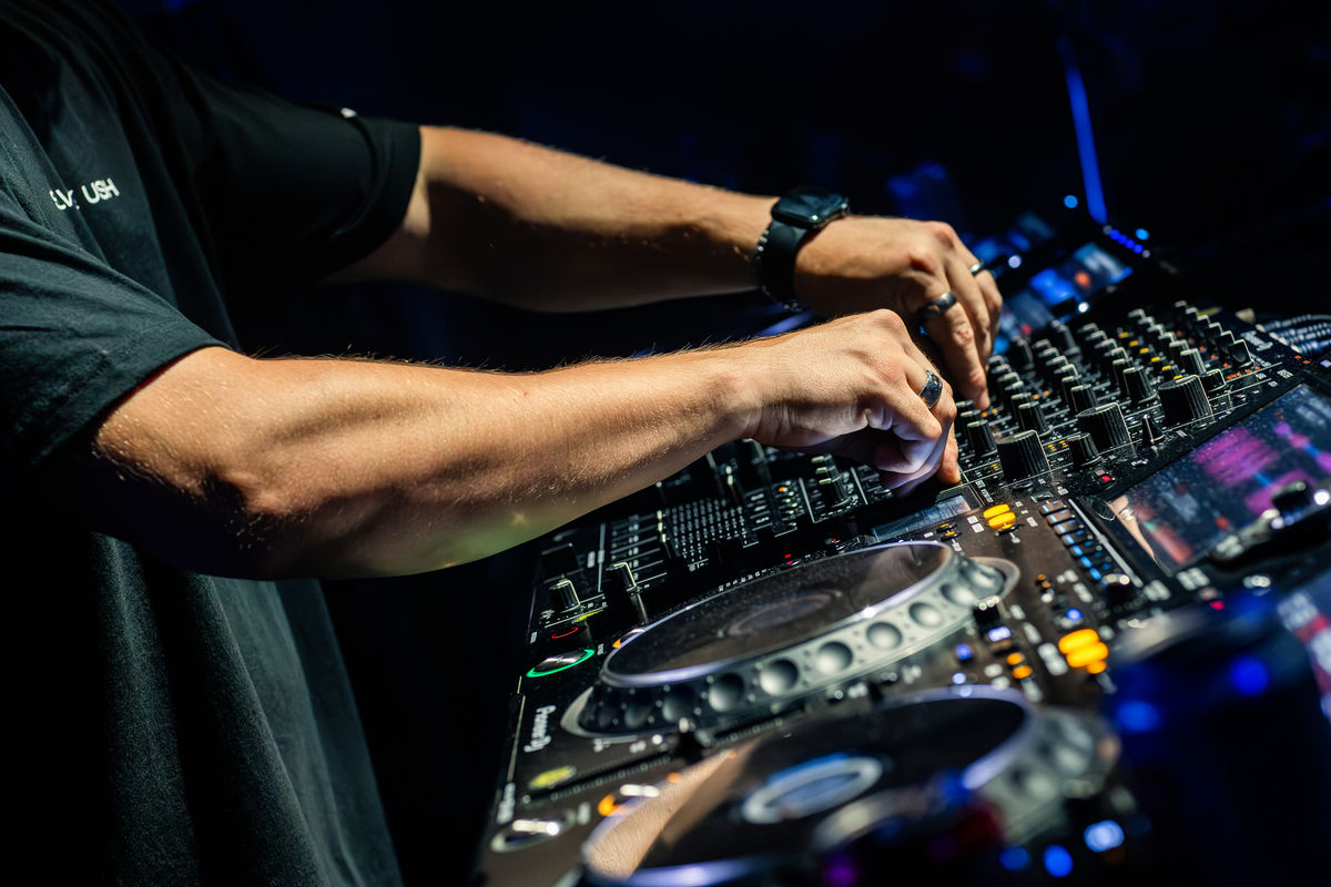 Loading... just a sec